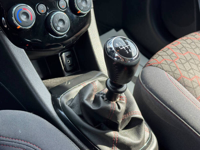 2017 Chevrolet Sonic LT Manual
