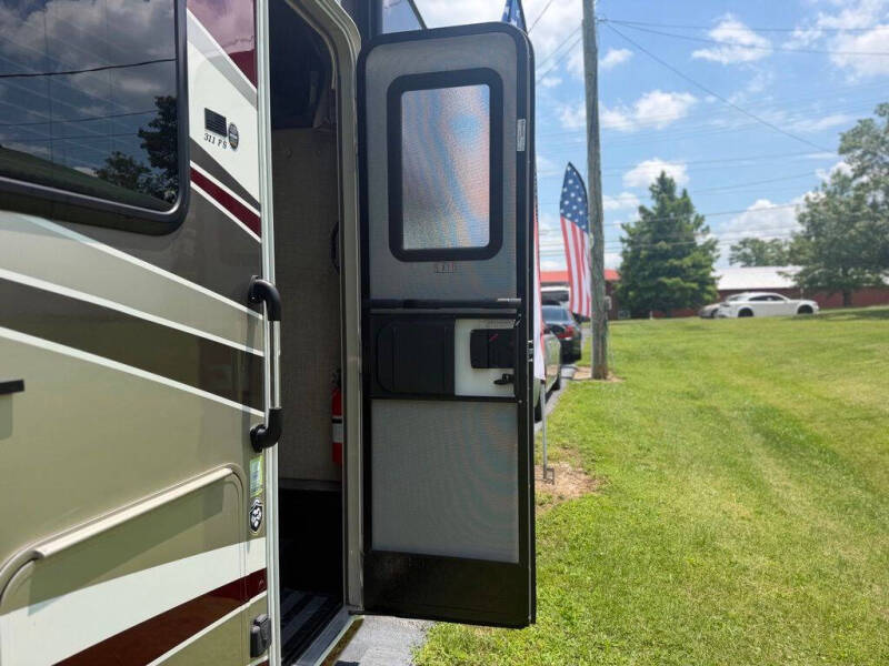 2017 Ford E-Series E-450 SD