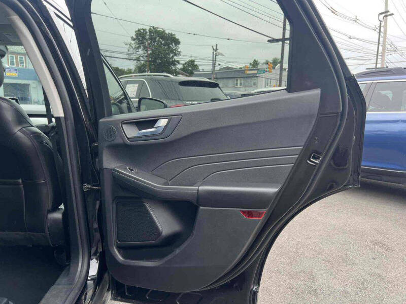 2022 Ford Escape SEL