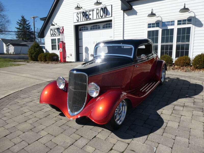 1933 Ford Custom Deluxe