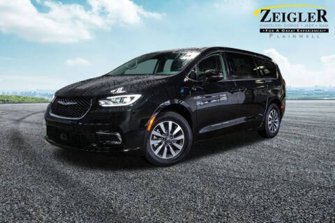 2023 Chrysler Pacifica Plug-In Hybrid for sale at Zeigler Ford of Plainwell - Jeff Bishop in Plainwell MI