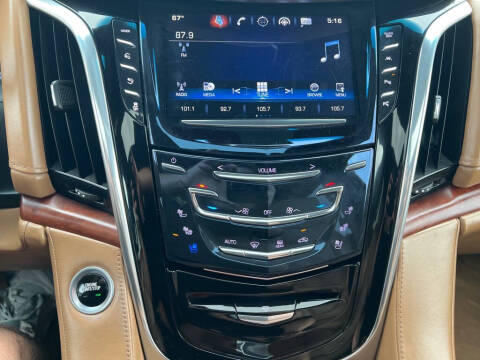 2017 Cadillac Escalade ESV Platinum