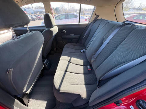 2012 Nissan Versa 1.8 S