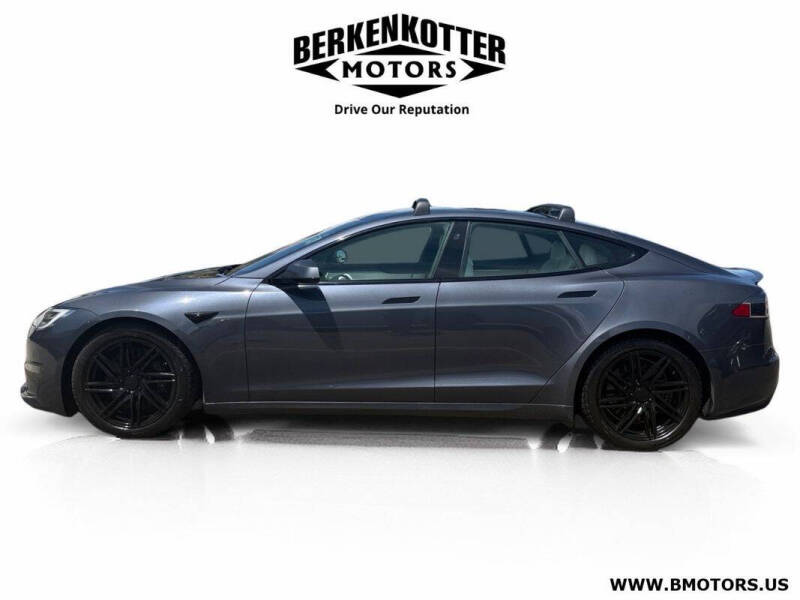 2022 Tesla Model S Plaid