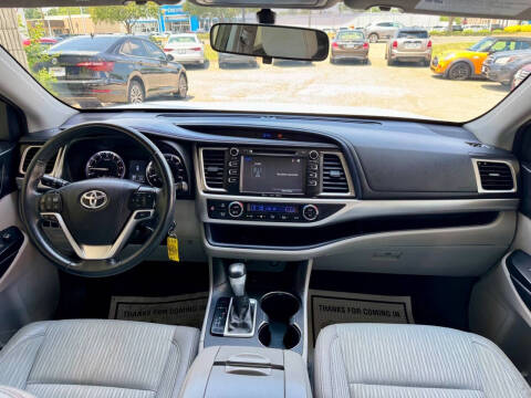 2016 Toyota Highlander LE Plus