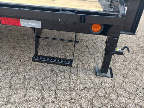 2026 PJ Trailers LD 32' Gooseneck