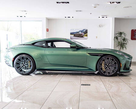 2025 Aston Martin DB12 V8