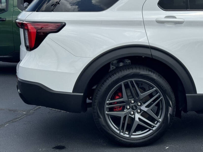 2025 Ford Explorer ST-Line