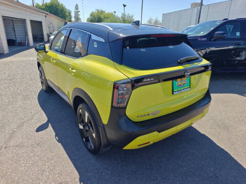 2025 Nissan Kicks SR
