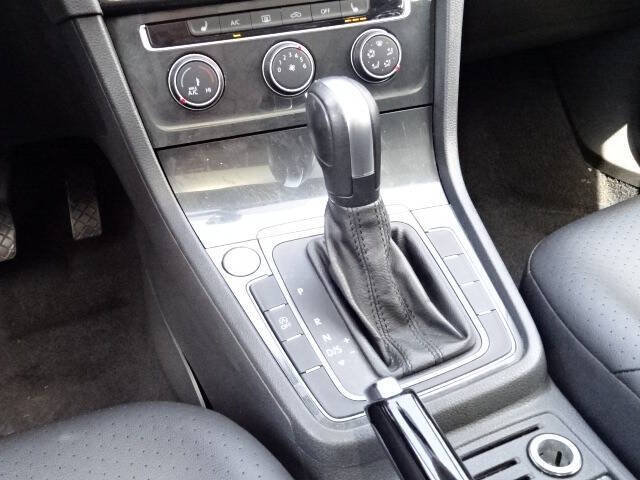 2021 Volkswagen Golf GTI SE