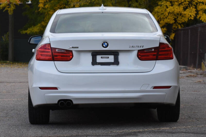 2013 BMW 3 Series 328i photo 14