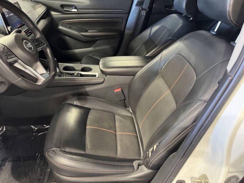 2022 Nissan Altima 2.5 SR
