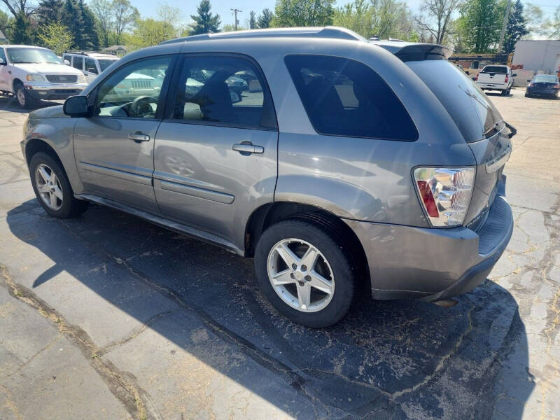 2005 Chevrolet Equinox LT photo 4