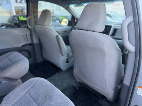 2016 Toyota Sienna L 7-Passenger