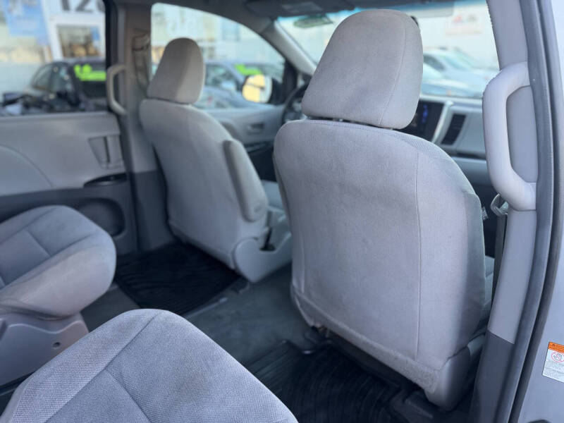 2016 Toyota Sienna L 7-Passenger