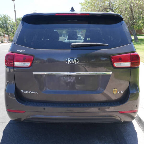 2017 Kia Sedona LX