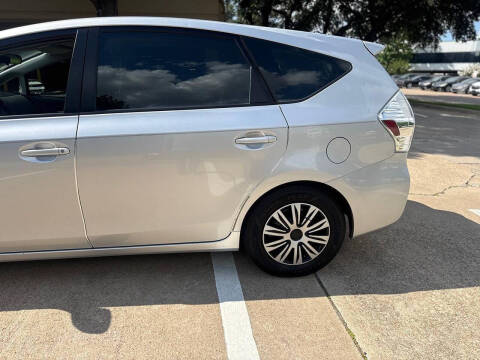 2013 Toyota Prius v Three