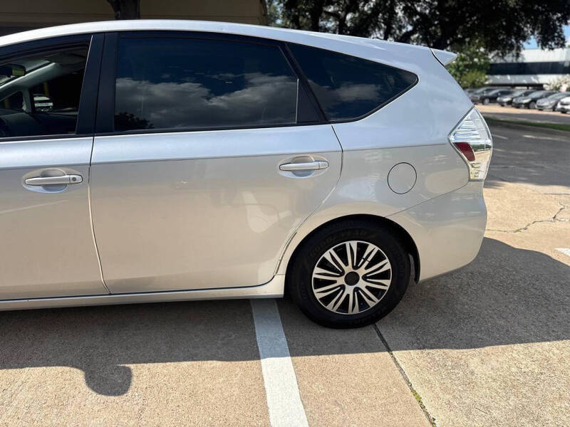 2013 Toyota Prius v Three