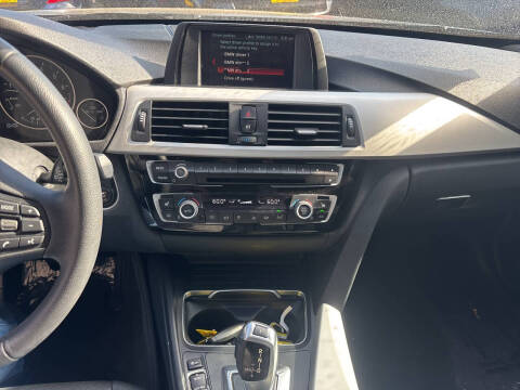 2018 BMW 3 Series 320i