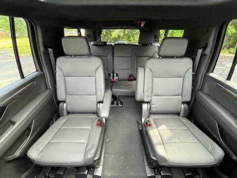 2025 Chevrolet Suburban LT