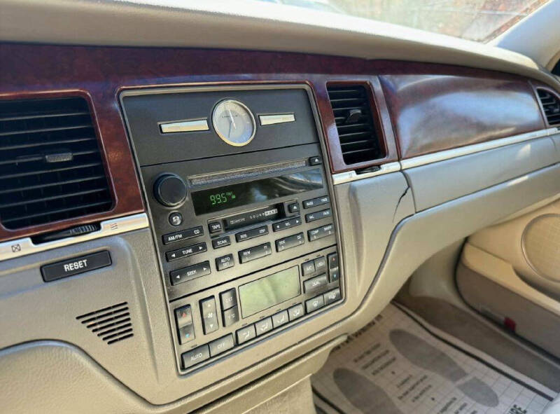 2004 Lincoln Town Car Ultimate