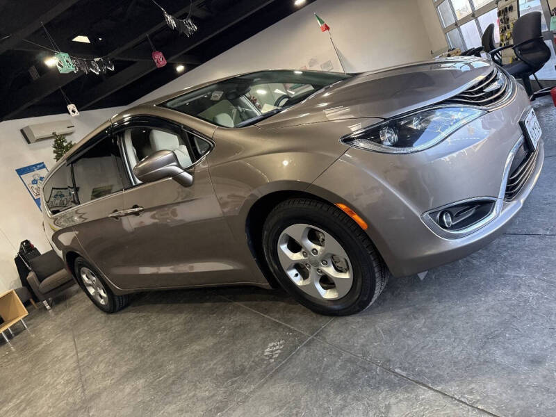 2018 Chrysler Pacifica Hybrid Touring Plus