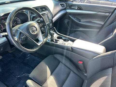 2017 Nissan Maxima