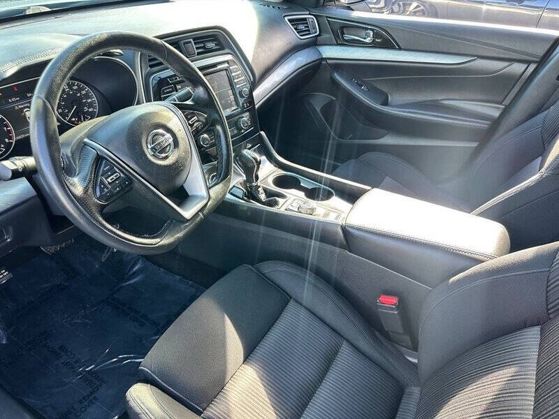 2017 Nissan Maxima
