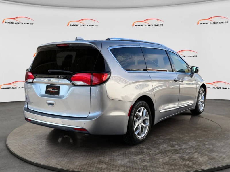 2018 Chrysler Pacifica Touring L Plus
