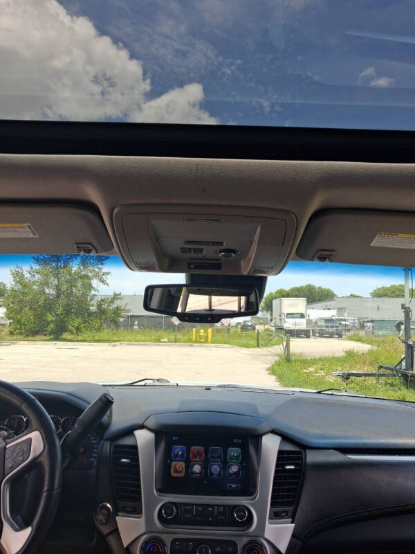 2017 GMC Yukon XL SLT