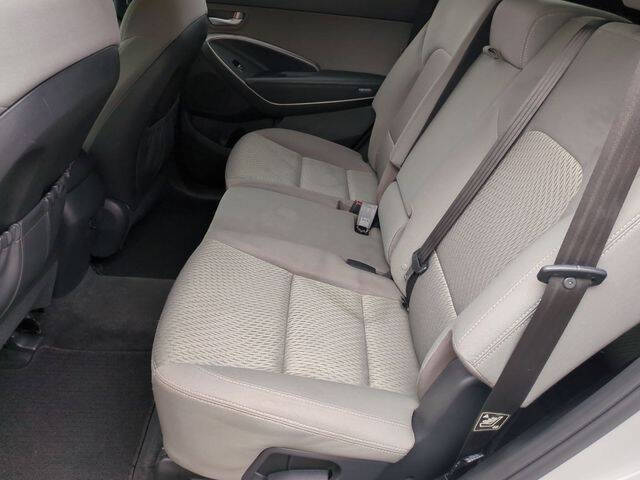 2018 Hyundai Santa Fe SE