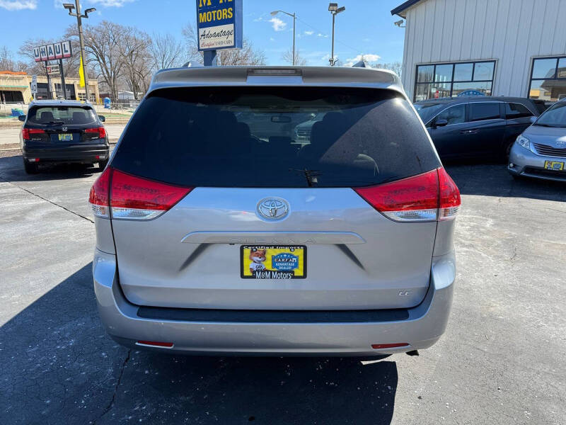 2014 Toyota Sienna LE 8-Passenger