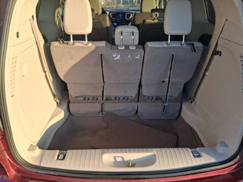 2017 Chrysler Pacifica Touring-L