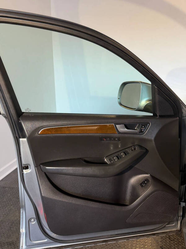 2011 Audi Q5 3.2 quattro Premium Plus