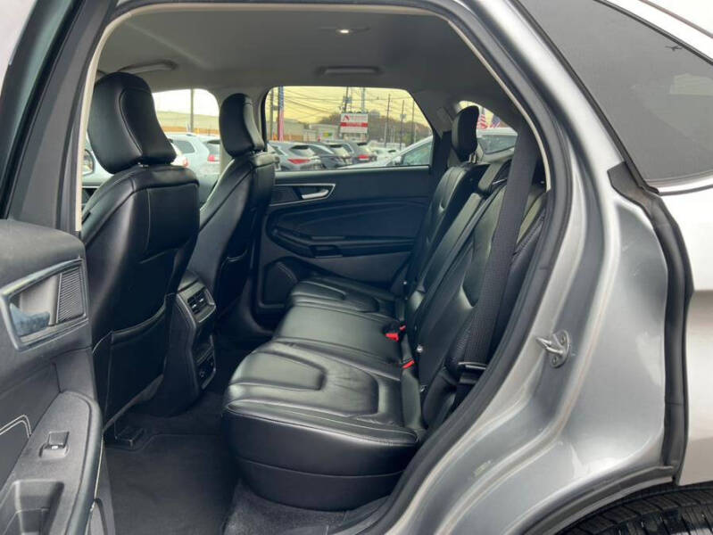 2022 Ford Edge Titanium