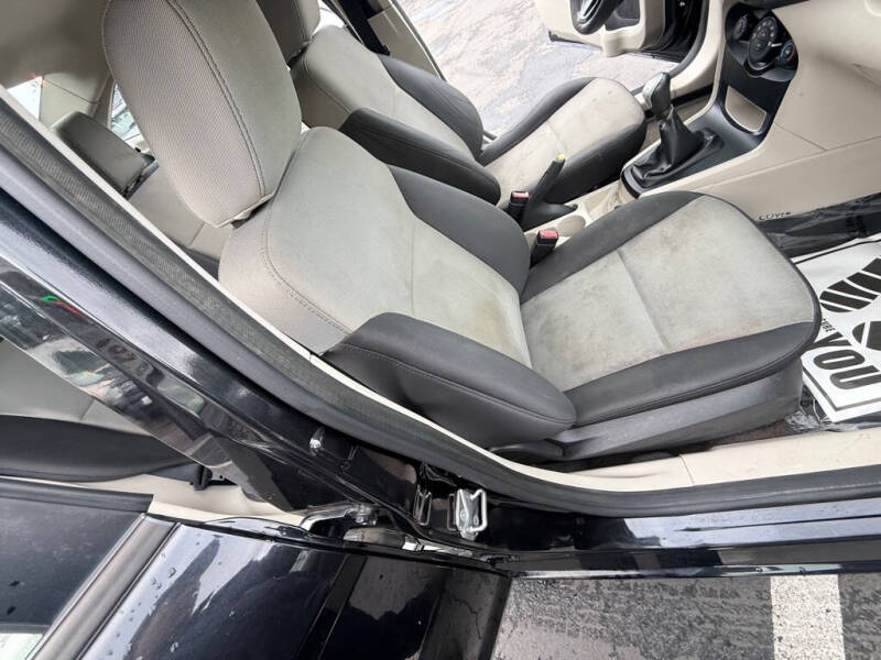 2013 Ford Fiesta S