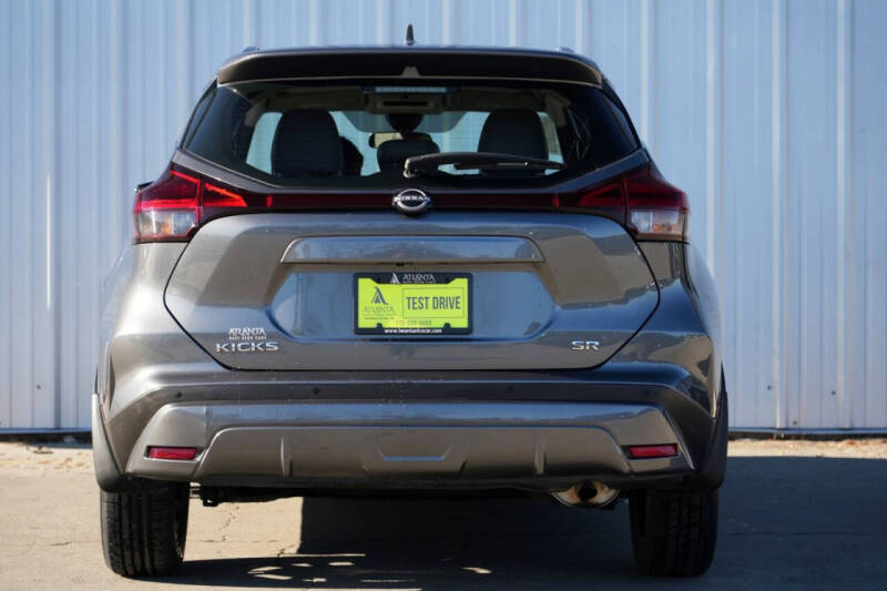 2023 Nissan Kicks SR