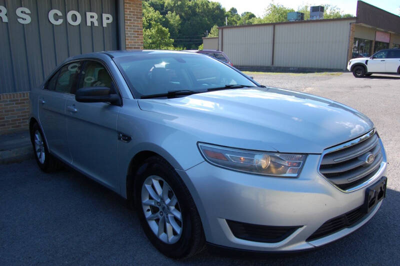 2013 Ford Taurus SE