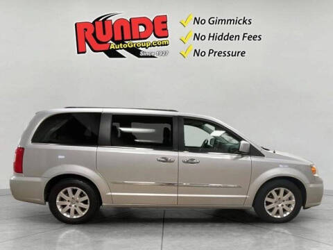 2011 Chrysler Town and Country Touring-L