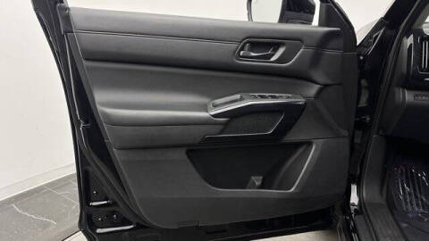 2023 Nissan Pathfinder SV