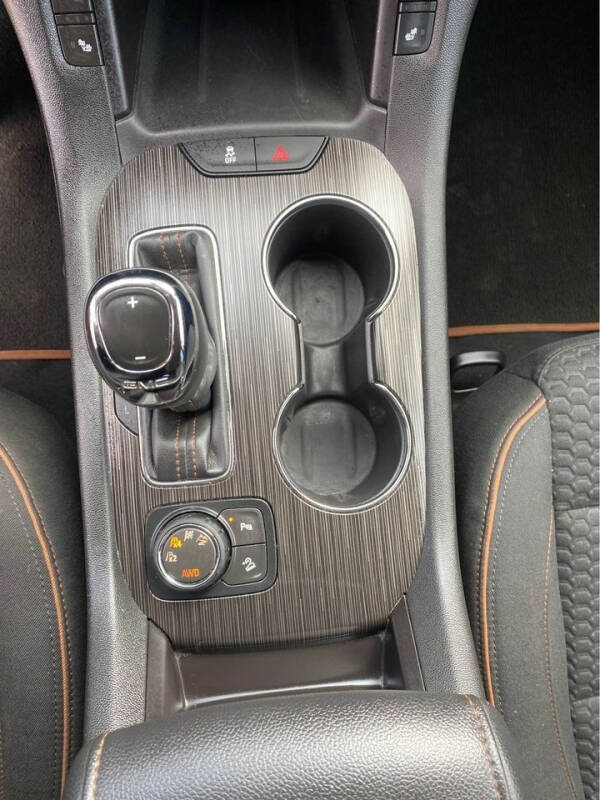 2017 GMC Acadia SLE-2
