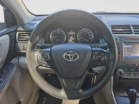 2017 Toyota Camry LE