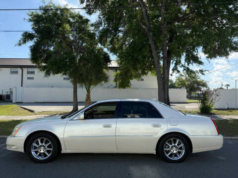2011 Cadillac DTS Luxury Collection