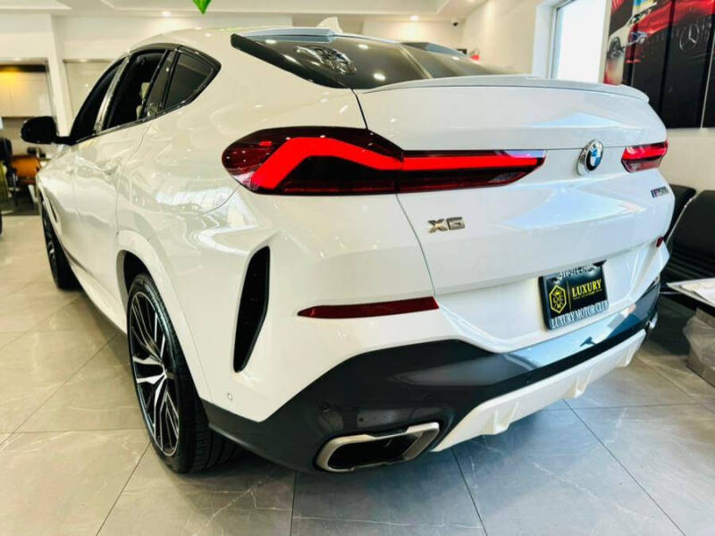2023 BMW X6 M50i
