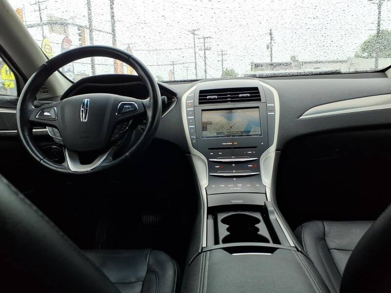 2016 Lincoln MKZ