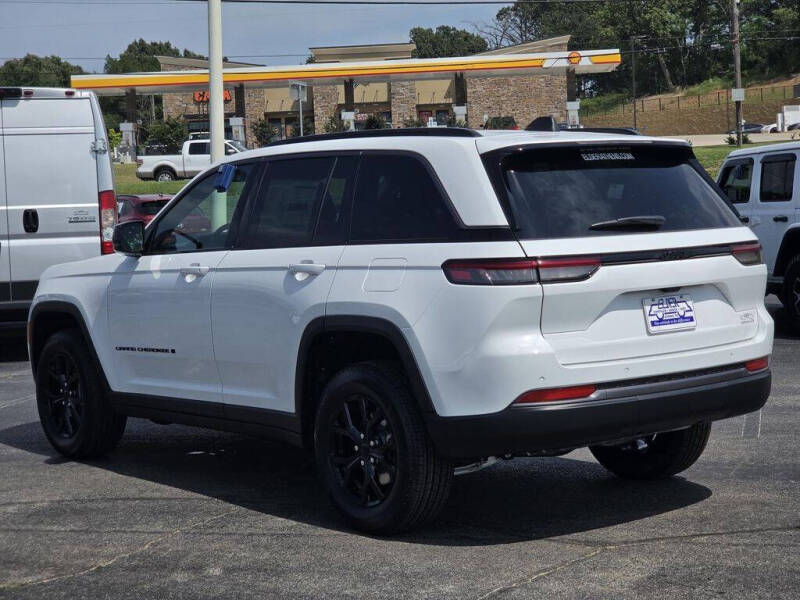 2026 Jeep Grand Cherokee Altitude