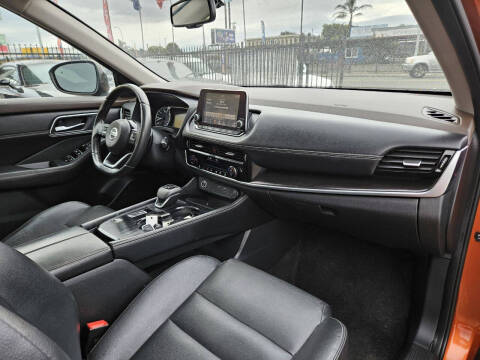 2021 Nissan Rogue SL