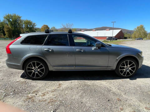 2018 Volvo V90 Cross Country T6