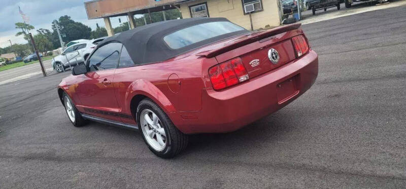 2008 Ford Mustang Premium photo 11