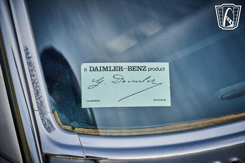 1988 Mercedes-Benz 560-Class 560 SL